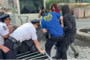 事业辉煌洛杉矶之后，纽约也乱了，超20人被捕