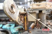 事业辉煌小蚕虫变身“产业龙”，广西这座小城如何实现“破茧重生”？